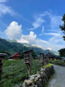 Rosevine - Homestay Trekking Tour