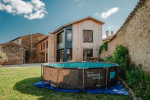 Maisons de vacances Smartstay - Maison en Calade avec piscine : Maison 4 Chambres