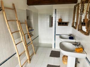 Villas Villa provencale climatisee, piscine chauffee, vue magnifique : photos des chambres