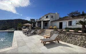Villas Villa provencale climatisee, piscine chauffee, vue magnifique : photos des chambres