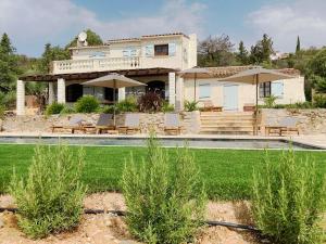 Villas Villa provencale climatisee, piscine chauffee, vue magnifique : photos des chambres
