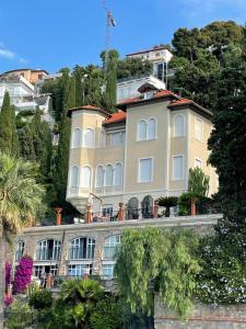 Hostdomus - Elite Apartment WITH PRIVATE PARKING
