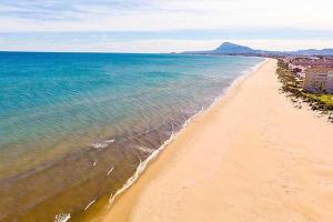 Las Marinas 8 by Aguilarent