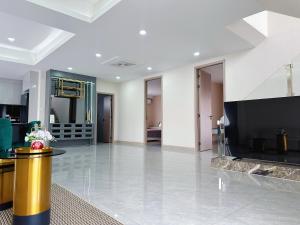 Eakmongkol Luxury Five-Bedroom Pool Villa