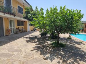 Villa Dei Santi, Taverna