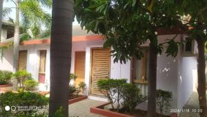 Damus rainbow resort