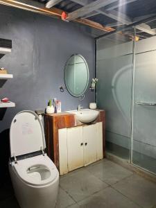 A family room for 4 with pool