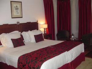 Family Room (2 Adults + 1 Child) room in Hotel Rural Quinta de Santo Antonio