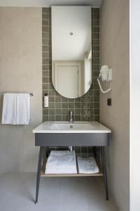 Standard Suite room in Upsuites Hotel