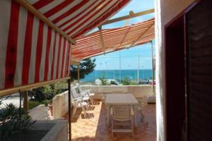 villetta fronte mare