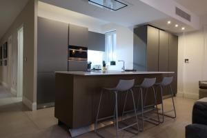 STYLISH 3 BED Partial SEAVIEW