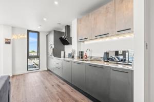 York Penthouse with Hot Tub & View of Minister