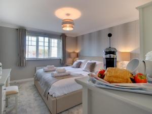 4 Bed in Seahouses 73924