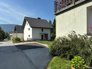 Apartma Rekar - a house,you can relax in the embrace of nature