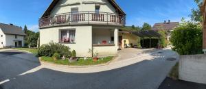 Apartma Rekar - a house,you can relax in the embrace of nature