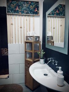 Plaza de la fuente Granadilla de Abona Tenerife sur Only Adults con terraza privada