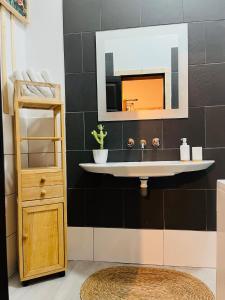 Plaza de la fuente Granadilla de Abona Tenerife sur Only Adults con terraza privada