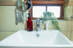 Silverlakes Farm Hotel