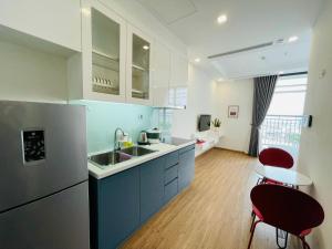 High Quality Studio Apt With Swimming Pool, Gym, Private Walking Lake In City Centre