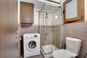 Glabur Stays! The One -1 - Elite Marina Front!