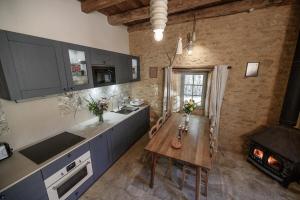 Maisons de vacances Romantic Dovecot near Saint Germain de Belves : photos des chambres