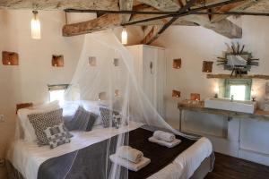 Maisons de vacances Romantic Dovecot near Saint Germain de Belves : photos des chambres