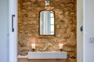 Maisons de vacances Romantic Dovecot near Saint Germain de Belves : photos des chambres