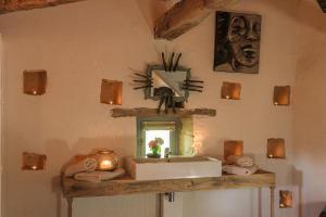 Maisons de vacances Romantic Dovecot near Saint Germain de Belves : photos des chambres