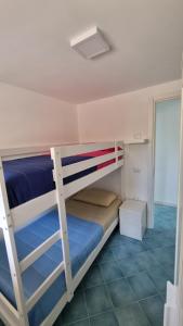 Villa Dei Santi, Azzurro