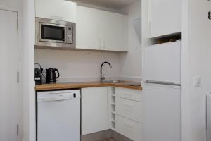 Apartament amb piscina i aparcament - Baixos amb jardinet