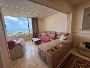 Seaview 3-bedrooms chalet in maamoura beach resort , Alexandria