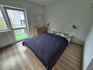 Noclegi u Loni- pokoje studio w zacisznym centrum nad morzem z parkingiem