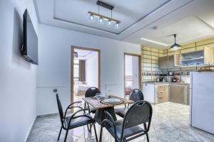 White Majorelle Azul