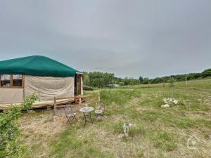 Tentes de luxe Yourte nature & calme proche Futuroscope : photos des chambres