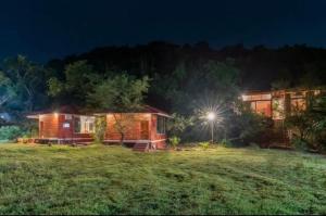 Leafyden Forest Cottages