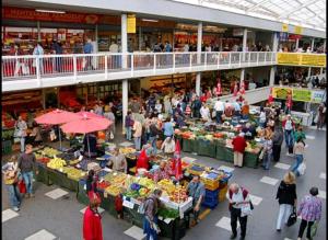 COOL COLORS FLAT LOCATED IN THE HEART OF BUDa