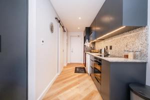 Paarl Studio With Onsite Parking & Modern Comforts