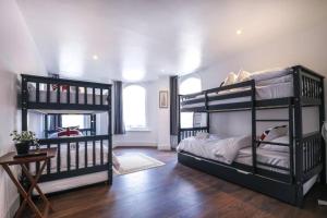 Piccadilly Wonderland Sleep 8 VRA