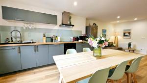 Appartements Doux Murmures, appartement 73m2 calme et elegant, 2 chambres : photos des chambres