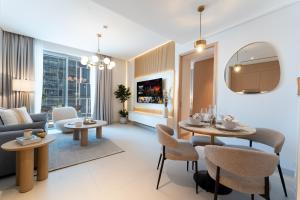 Luxurious 1BR Dubai Mall Burj Khalifa View pool