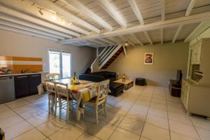 Maisons de vacances La grange du petit blay : photos des chambres