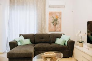 Loutraki luxury city center apartment