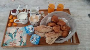 B&B / Chambres d'hotes Cote Est Pancheraccia Chambre Petit dejeuner : photos des chambres