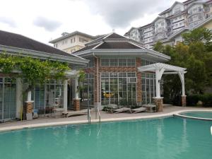 Apple One Banawa Heights