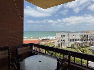 شاليه غرفتين يري البحر في المعمورة الشاطئ الإسكندرية