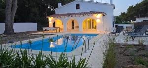 Villa climatisée, piscine privée et grand jardin