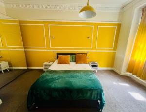 CAMPBELL 100 DUNFERMLINE