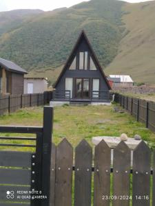 Kazbegi Mountain View Cottage