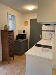 Valras-Loc - T2 Piscine Terrasse