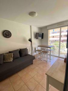 Valras-Loc - T2 Piscine Terrasse